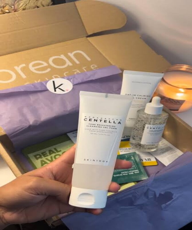 Skin1004 Madagascar Centella Tone Brightening Cleansing Gel Foam